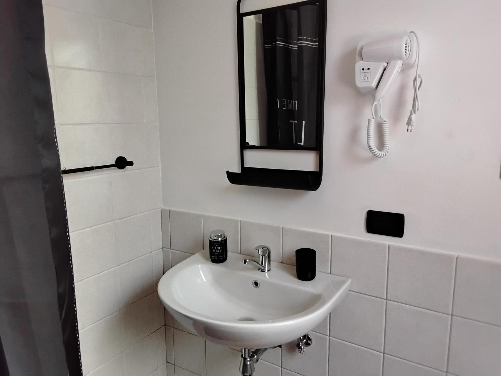 L'Oasi Apartment Montesilvano Bagian luar foto
